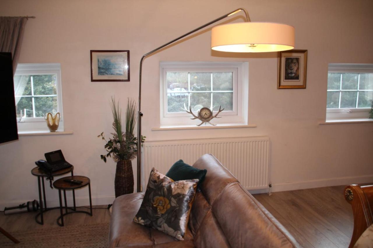 House 1905 - Self Catering Serviced Apartment Tidworth Kültér fotó
