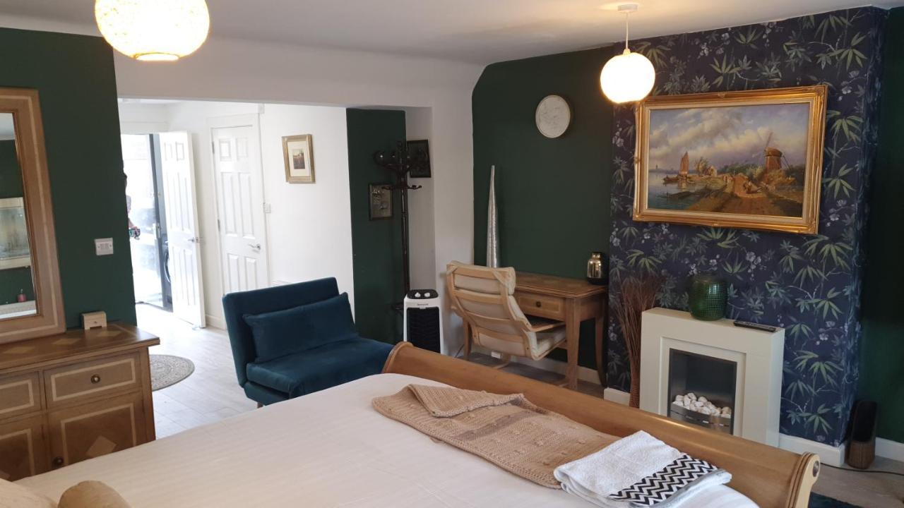 House 1905 - Self Catering Serviced Apartment Tidworth Kültér fotó