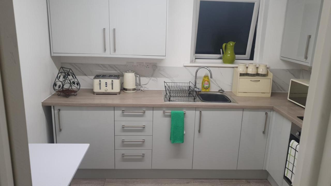 House 1905 - Self Catering Serviced Apartment Tidworth Kültér fotó