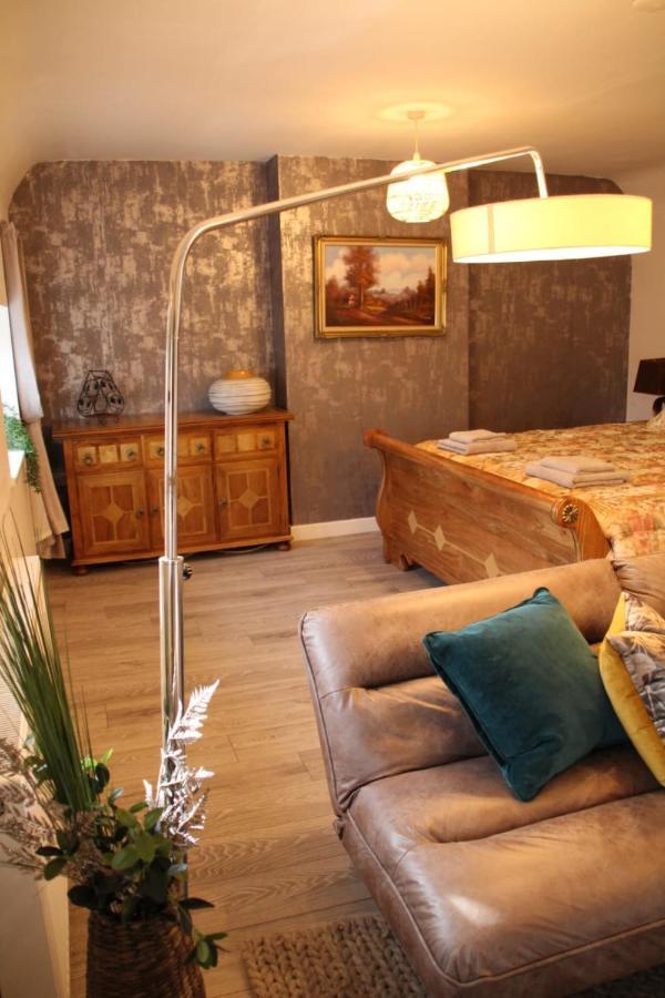 House 1905 - Self Catering Serviced Apartment Tidworth Kültér fotó
