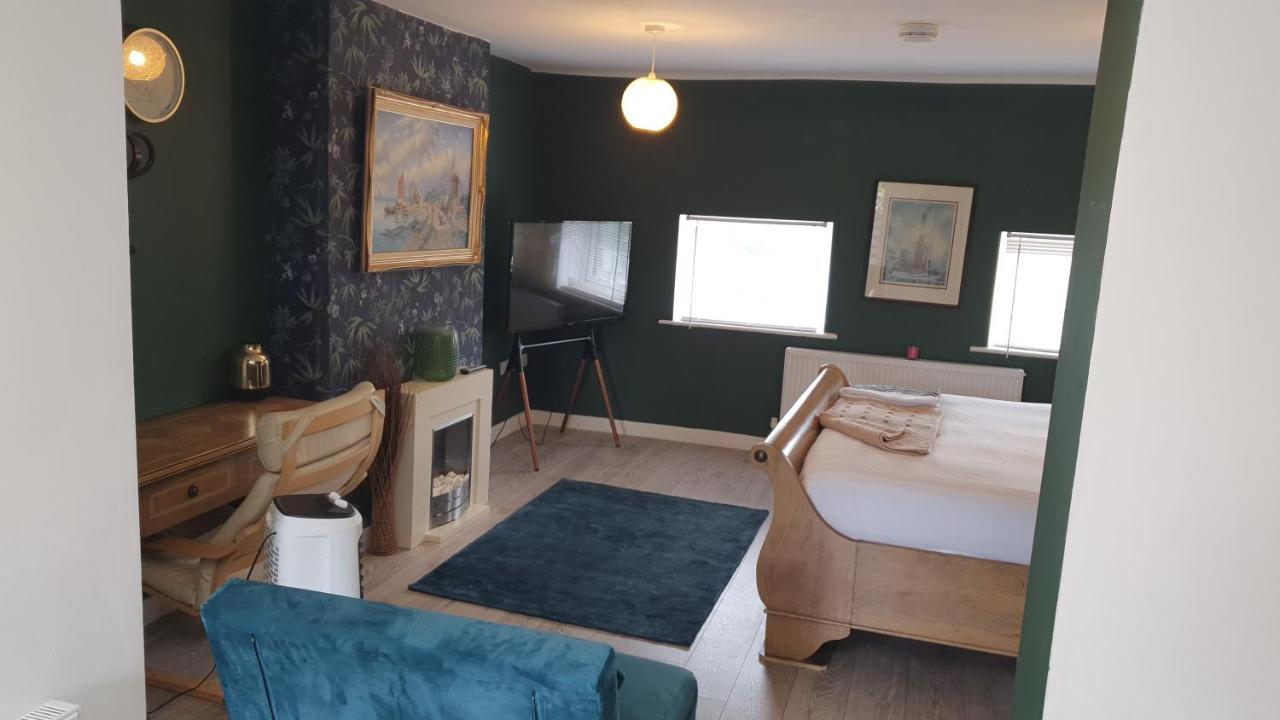 House 1905 - Self Catering Serviced Apartment Tidworth Kültér fotó