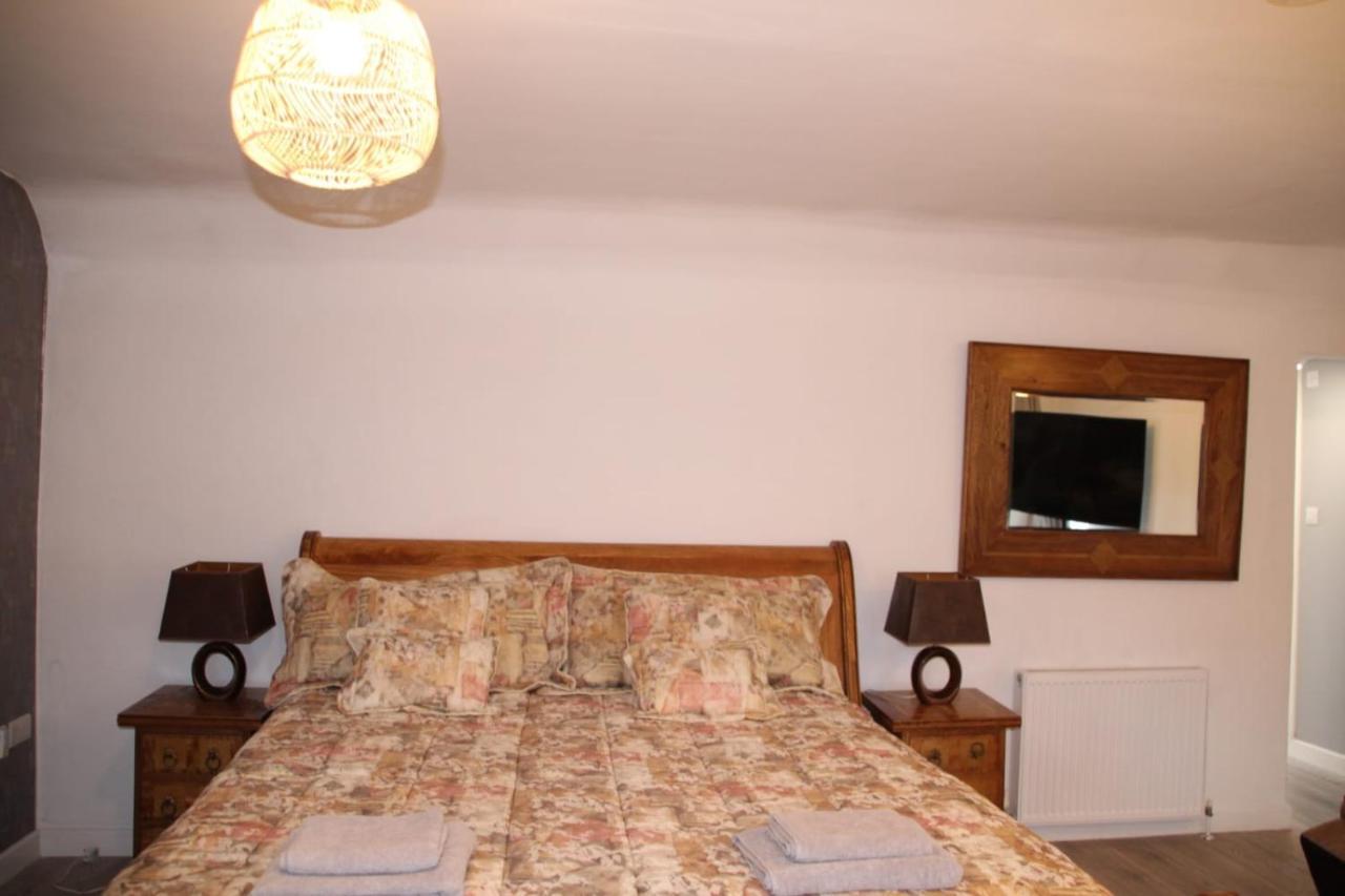 House 1905 - Self Catering Serviced Apartment Tidworth Kültér fotó